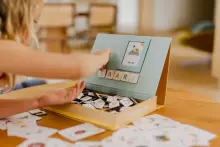 Tutufamily Alphabet Art.223050  Magnetiline tähestik soome/inglise keele (FI/EN) lugemise õppimiseks