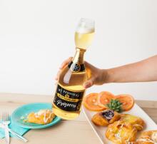 Aŋetu si me Bottomless Prosecco ƒe kplu le