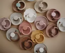 Frigg Limited Autumn Collection Latex Art.258809 Maple/Cocao Pacifier (nipple) made of 100% natural rubber 0-6 months (2 pcs.)