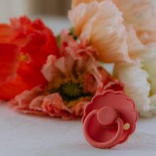 Frigg Daisy Round Latex Art.101250 Soft Lilac/Fuchsia Pacifier (nipple) made of 100% natural rubber 6-18 months (2 pcs.)