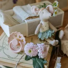 Frigg Fairytale Round Latex Art.100167100155 The Emperors New Clothes/Clumsy Hans  Pacifier (nipple) made of 100% natural rubber 0-6 months (2 pcs.)