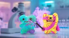 Fuggler Laboratory Misfits ZURU poolt Naljakas kole koletis Palus kollektsioonimänguasi - Indecisive Monster - roheline ja kollane, laste pehme mänguasi