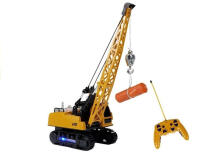 R/C kraana liikuvate kätega ja valgustusega